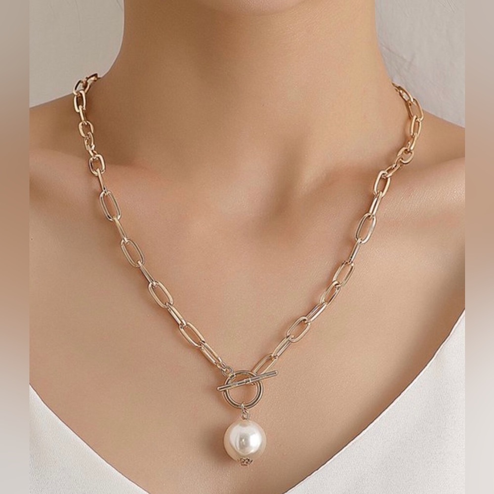 ✨3/$38 New Golden Chain Faux Pearl Toggle Clasp Front Closure Necklace T Bar - Picture 4 of 16